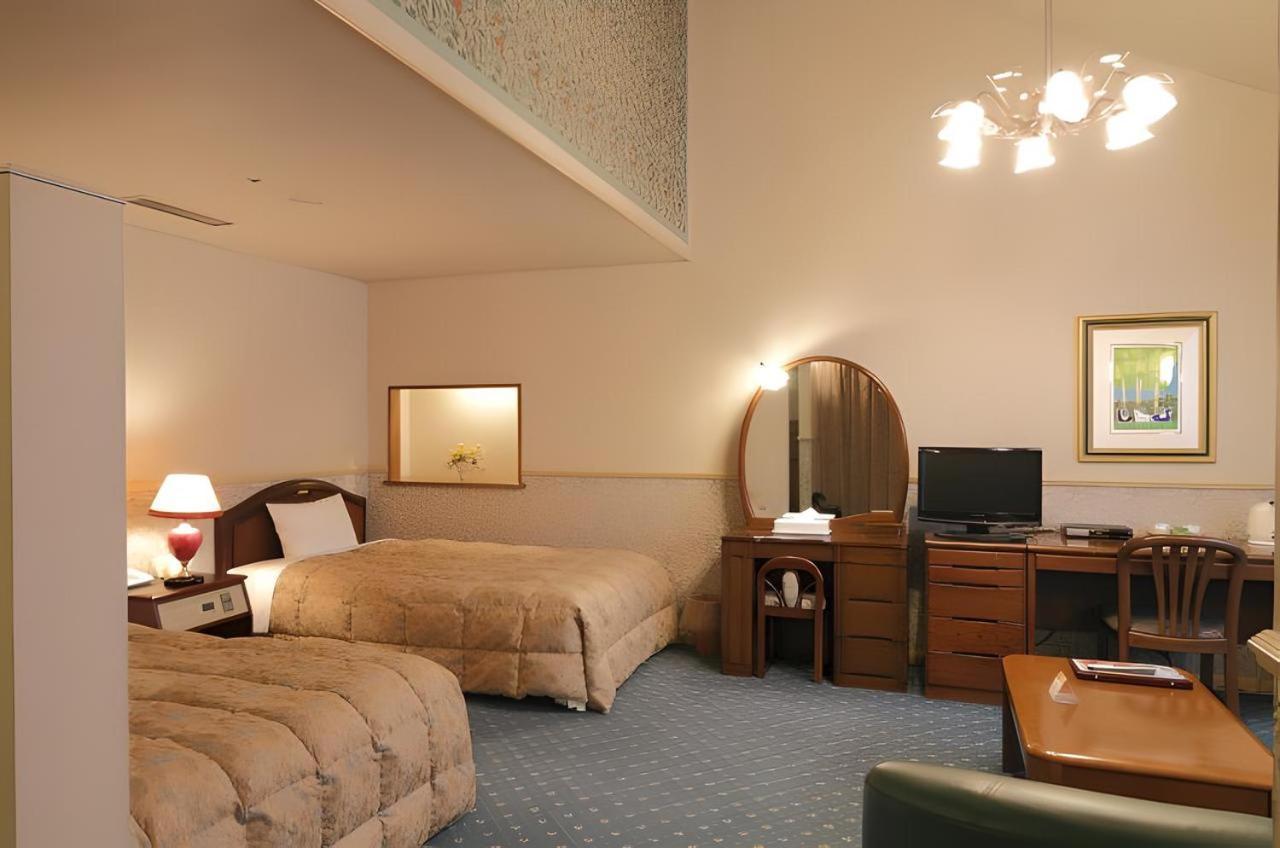 New Sunpia Tsuruga Hotel Bagian luar foto