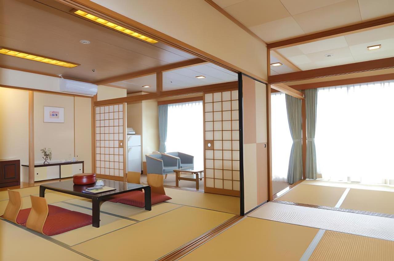 New Sunpia Tsuruga Hotel Bagian luar foto
