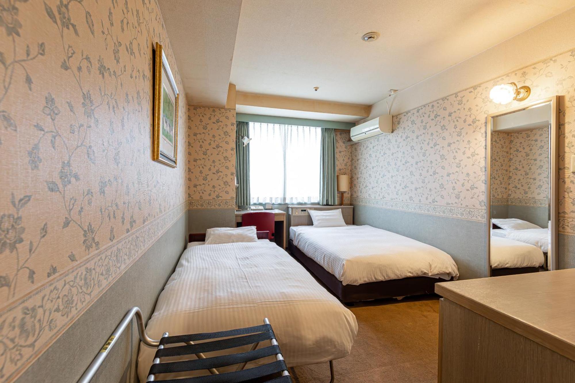 New Sunpia Tsuruga Hotel Bagian luar foto