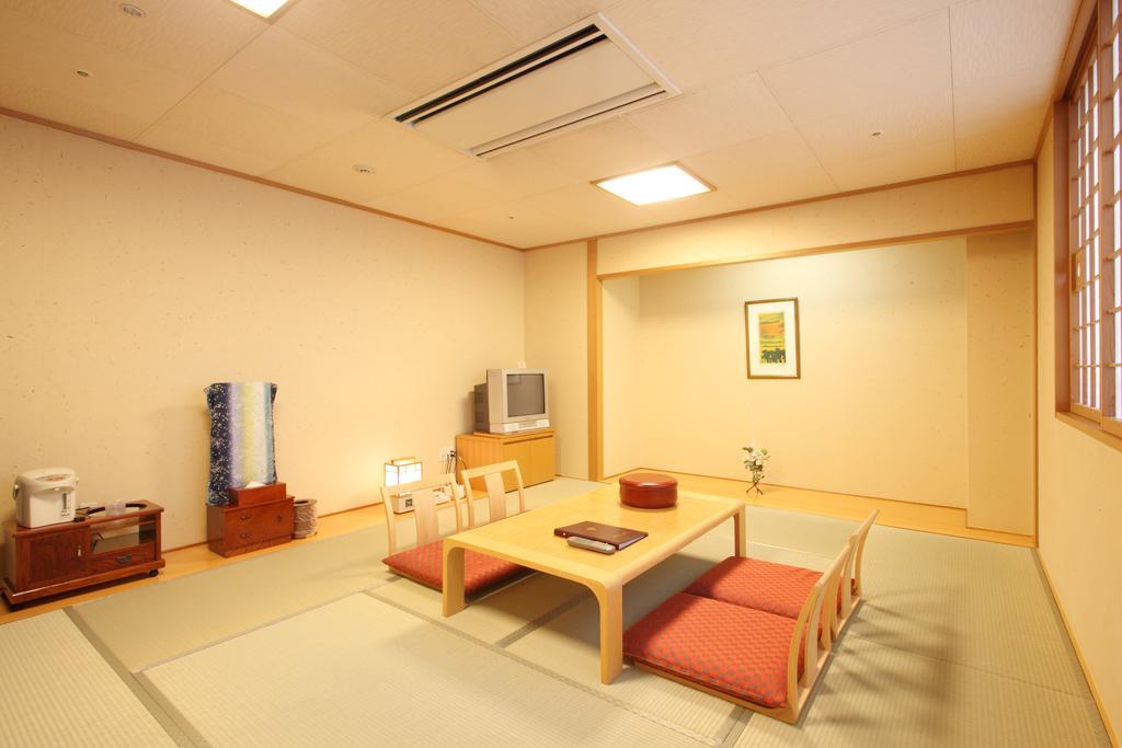 New Sunpia Tsuruga Hotel Bagian luar foto